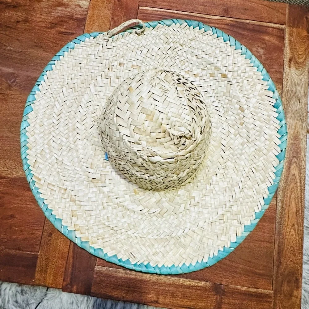 HANDMADE Raffia Hat - Picture 4 of 8